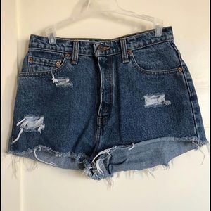 Vintage Levi’s festival shorts size 28